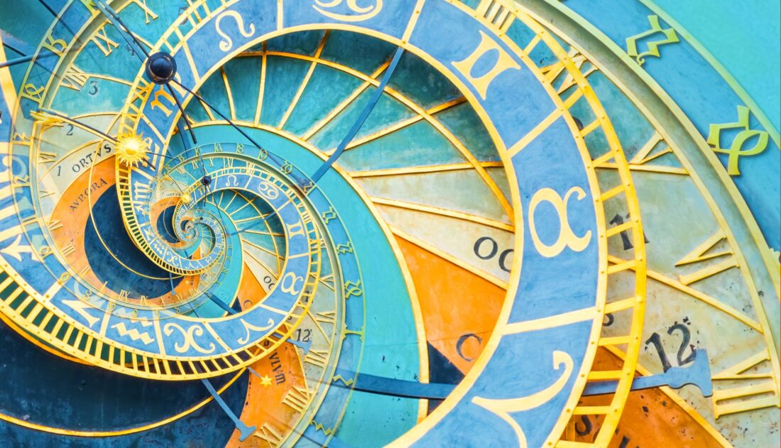 Zastosowania hipnozy przedstawione symbolicznie jako spiralny zegar i koncentryczne kręgi